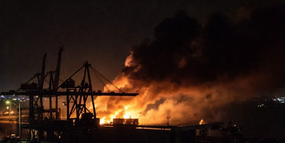 Постер: Вночі ворог здійснив масовану атаку на порти Великої Одеси.
